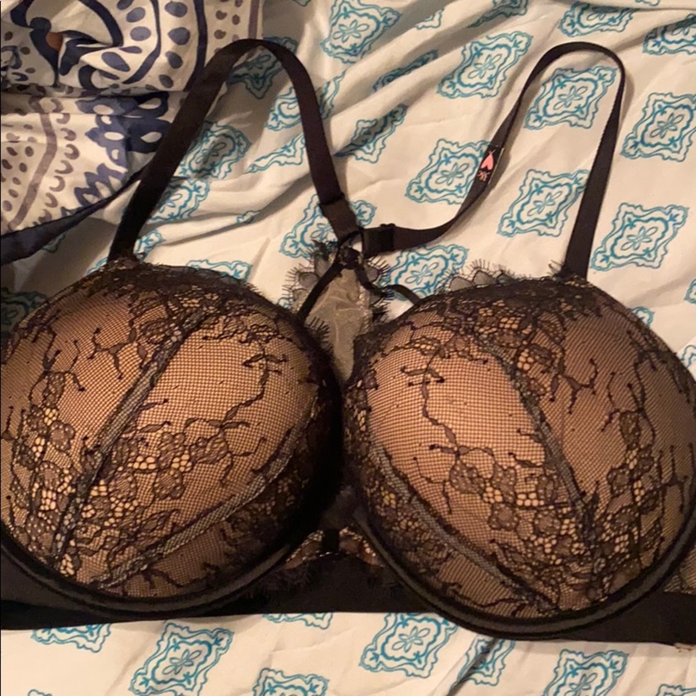 Victoria Secret Racerback Bombshell Bra💜💙